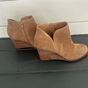 NWOT Lucky Brand Women's Yimme Leather Ankle Bootie Shoes, Size 8.5